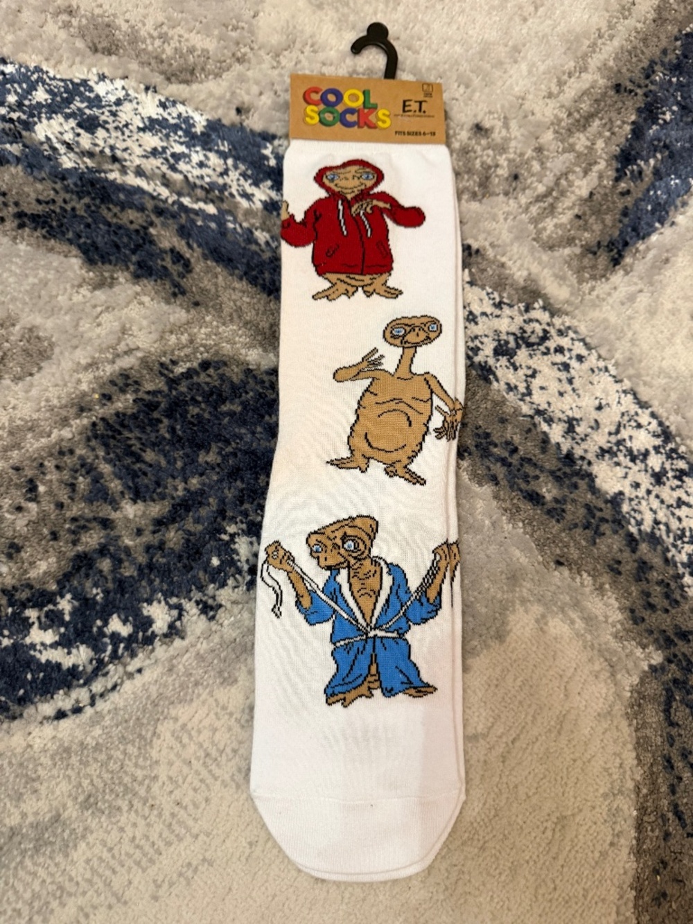 Universal Studios E.T. The Extra-Terrestrial Crew Socks NWT Size 6-13